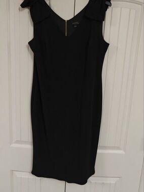Tahari cocktail dress